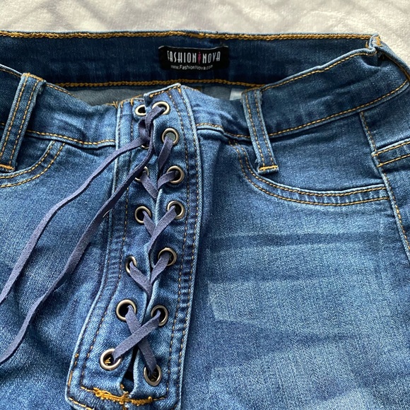 FASHION NOVA HIGH RISE JEANS - Picture 3 of 4